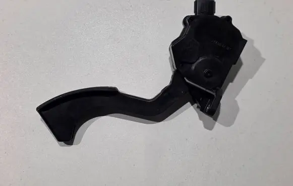 Lexus CT 200H Accelerator throttle pedal 7811076021