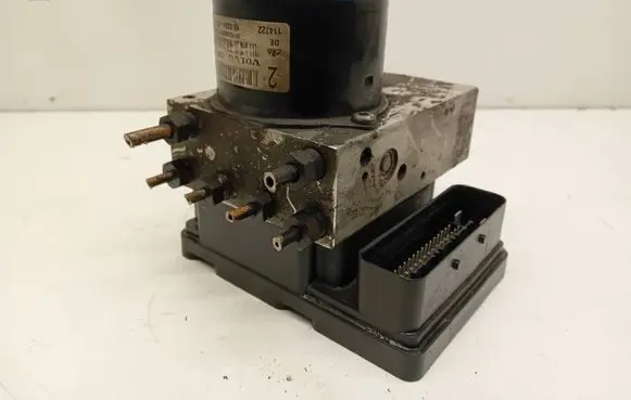 Volvo S60 ABS Pump P08671225 114722 10020403674