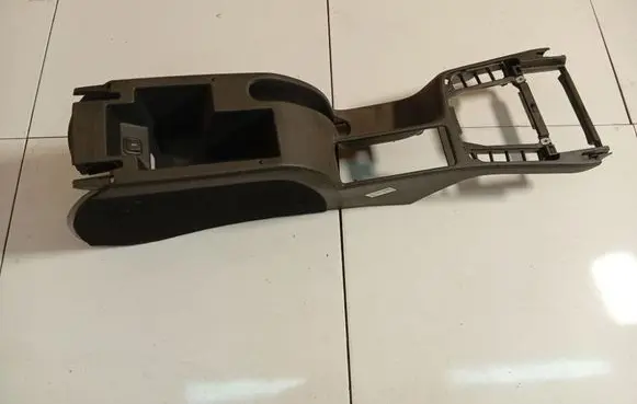 Skoda Superb B6 (3T) Center console 3T0863241