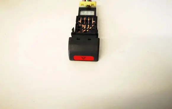 Subaru Forester SG Hazard light switch niles06016