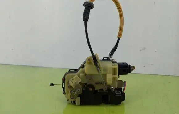 Seat Leon (1M) Front door lock C3B1837015Q