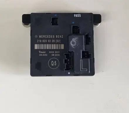 Mercedes-Benz CLS C219 Door control unit/module 2198200226