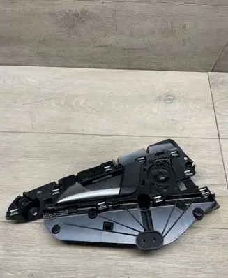 Rear door interior handle