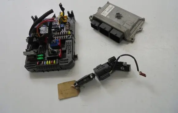 Opel Crossland X Engine control unit/module A2C1444340001 9819657880 273015950