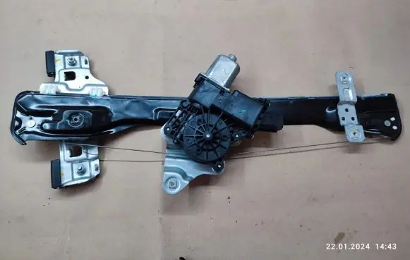 Opel Mokka X Front door window regulator with motor 98910SUV20