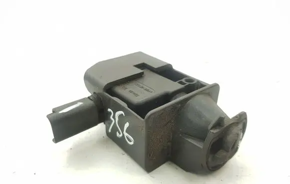 Fuel tank cap lock motor