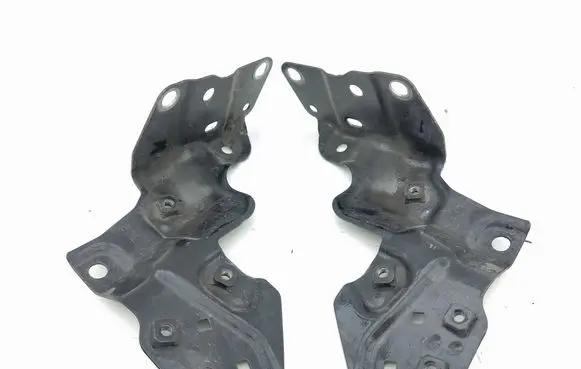 Lexus CT 200H Fender mounting bracket