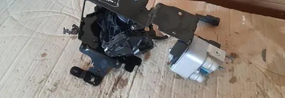 Peugeot 208 II Vacuum pump 9835028580