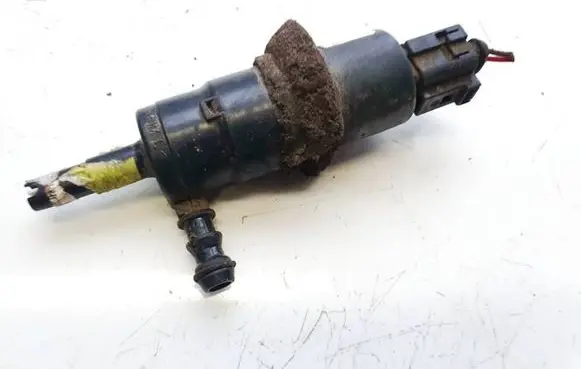 Volkswagen Golf V Headlight washer pump 3b7955681
