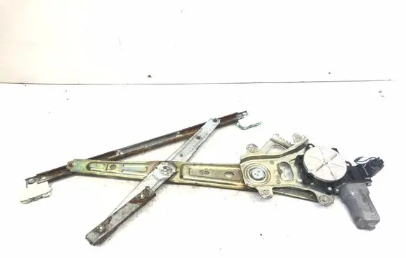 Rear door manual window regulator