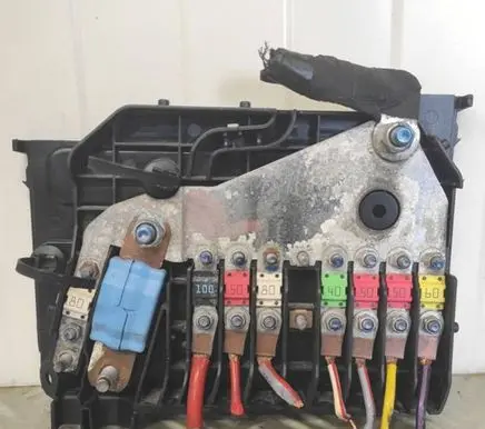 Ford Kuga II Fuse module AV6T14A067BC TWOJEAUTOWYSZKOW 882182990