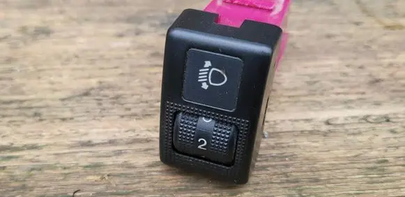Mazda 626 Headlight level height control switch 8f01