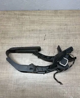 Mercedes-Benz E W211 Accelerator throttle pedal A2113000404