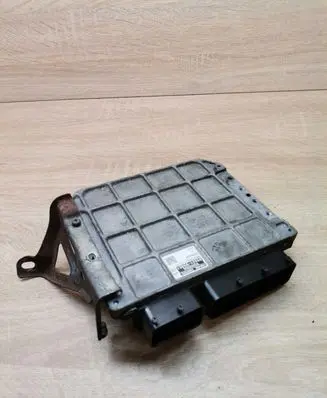 Toyota Avensis T270 Engine control unit/module ECU 8966105D51 MB2759001430