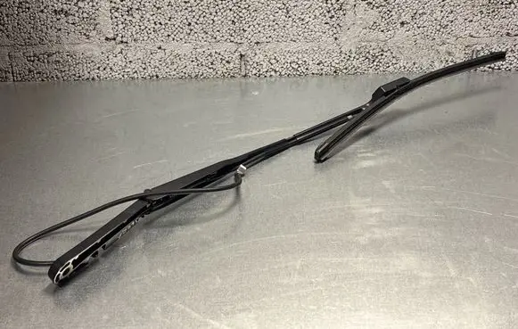 Volvo S60 Windshield/front glass wiper blade W000096128