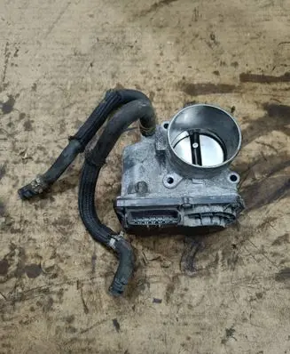 Toyota Auris E180 Throttle valve 220300T050 2L11 013482