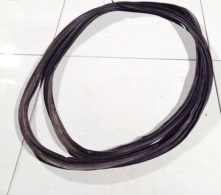 Honda CR-V Rubber seal front coupe door 