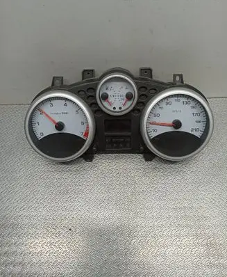 Speedometer (instrument cluster)