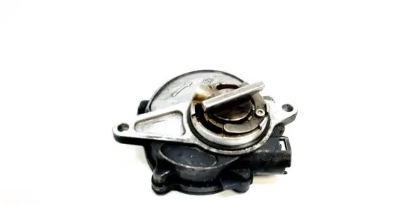 Volvo XC90 Vacuum pump 6G9N2A451AF