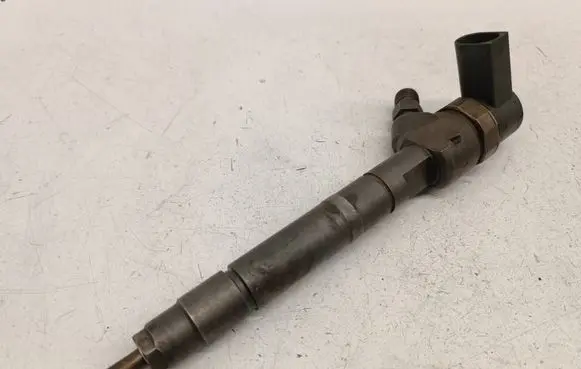 Fuel injector