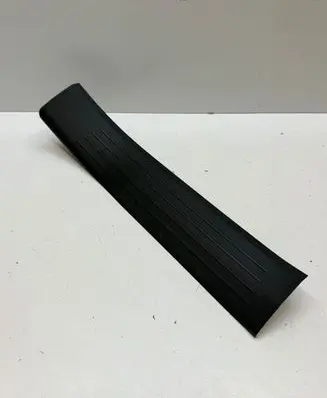 Mercedes-Benz GLE W167 Rear sill trim cover A1676803501