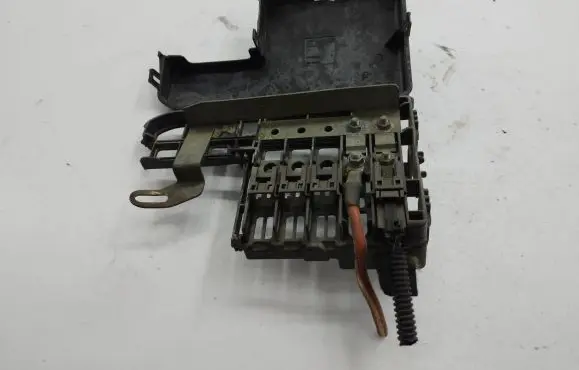 Opel Corsa D Battery relay fuse 17134351