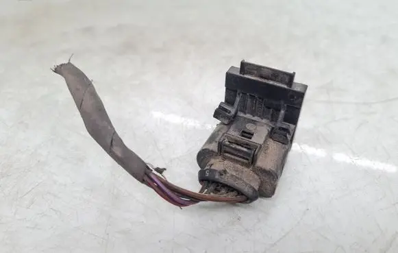 Volkswagen PASSAT B6 Clutch pedal sensor 3C0927810A
