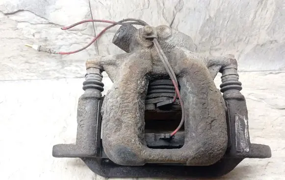Peugeot 407 Front brake caliper 9657594680