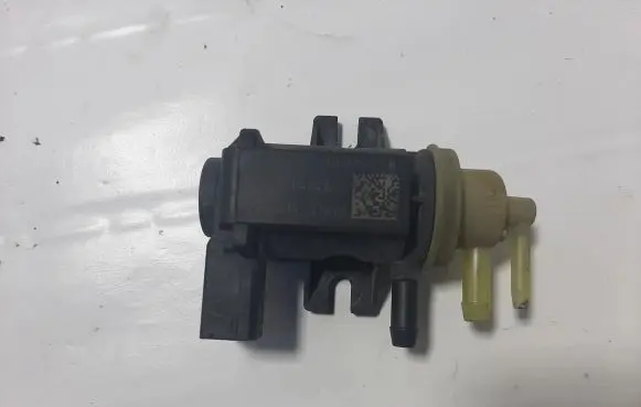 Skoda Octavia Mk3 (5E) Turbo solenoid valve 1K0906627B