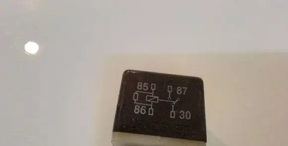 Audi A4 S4 B5 8D Other relay 431951253H