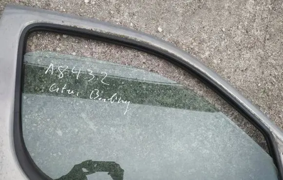 Citroen Berlingo Front door window glass four-door