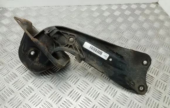 Volkswagen Golf VI Rear suspension control arm 1K0505225H 1K0501475