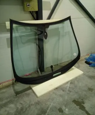 Lancia Phedra Front windscreen/windshield window 