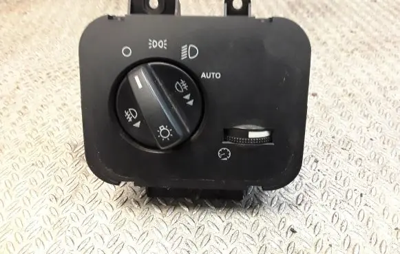 Land Rover Discovery 3 - LR3 Light switch YUD501220PVJ