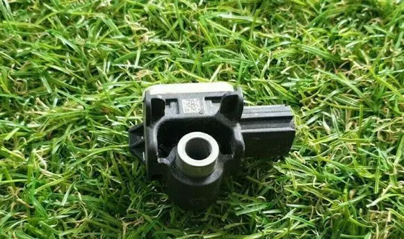 Nissan Leaf I (ZE0) Airbag deployment crash/impact sensor 985813JA0A