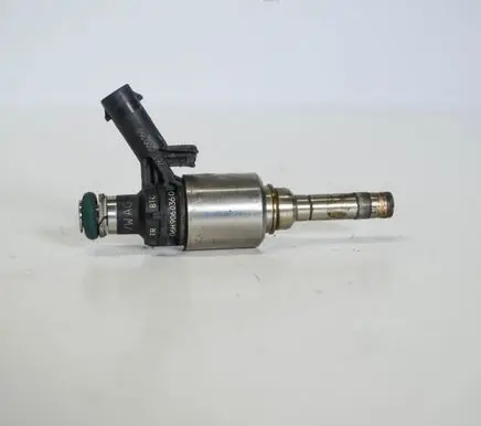 Skoda Octavia Mk2 (1Z) Fuel injector 06H906036Q