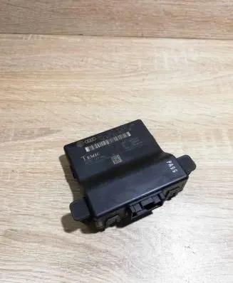 Audi A3 S3 8P Gateway control module 1K0907530D