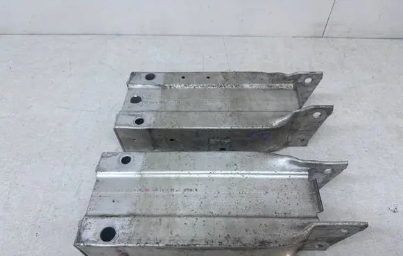 Mercedes-Benz E W212 Front bumper shock/impact absorber A2126200995 A2126200895
