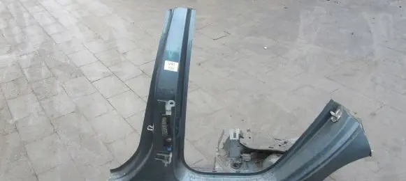 Volvo V40 Pillar (middle) 
