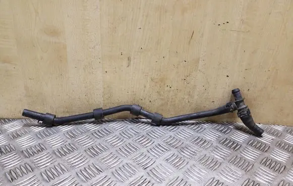 Volkswagen Touareg I Engine coolant pipe/hose