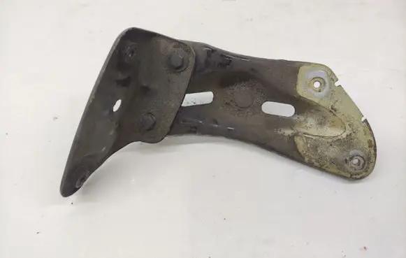 Ford Fiesta Fender mounting bracket