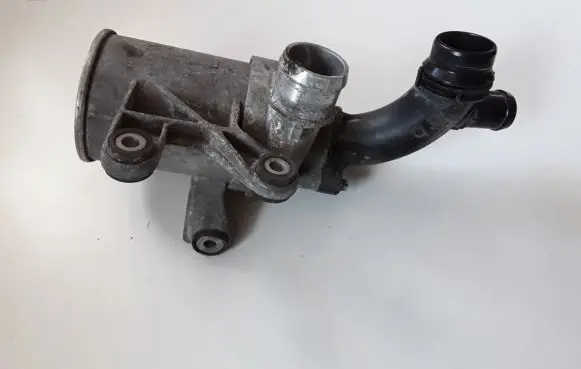 Mercedes-Benz C W205 Water pump A2742000207