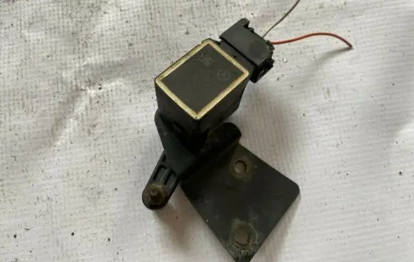 Rear air suspension level height sensor