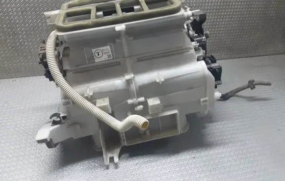 Interior heater climate box assembly