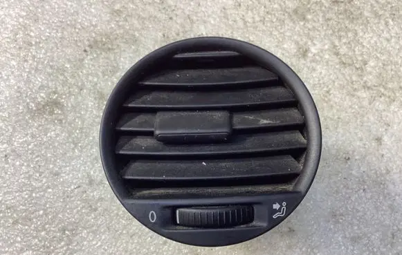 Volkswagen Caddy Dash center air vent grill 2K0819703B 3VEX7039AA