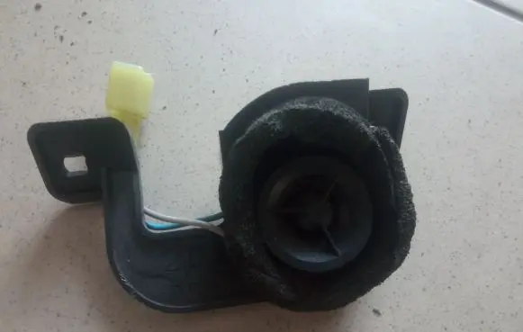 Subaru Legacy Front door high frequency speaker 86304AG200