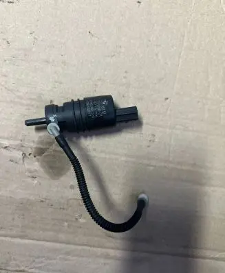 BMW 5 F10 F11 Windscreen/windshield washer pump 6934160 10833217 095102