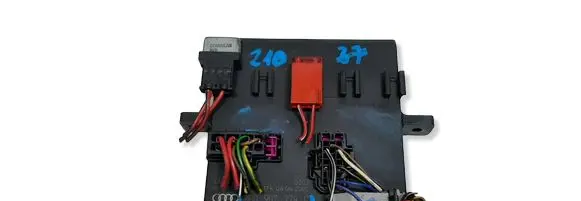 Audi A4 S4 B6 8E 8H Comfort/convenience module 8E0907279C TFK04042002
