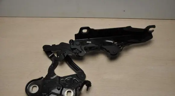 BMW 2 F44 Engine bonnet/hood hinges 7450923