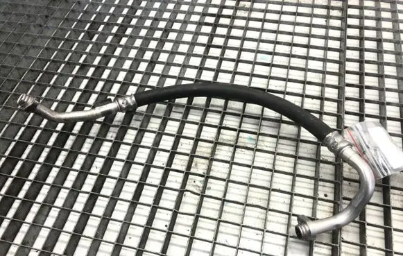 Opel Combo E Air conditioning (A/C) pipe/hose 9837885880